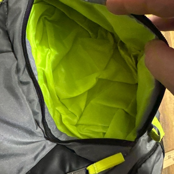 Under Armour Storm Backpack Gray & Neon Heat Gear Adjustable Straps School - Picture 7 of 7